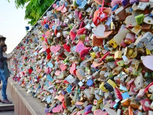 Duyanları Tebessüm Ettiren Bilgiler: Korelilerin Batıl İnançları