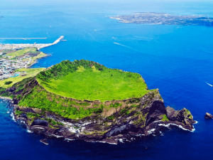 Jeju Adası: Doğal Güzelliklerin ve Kültürel Zenginliklerin Diyarı
