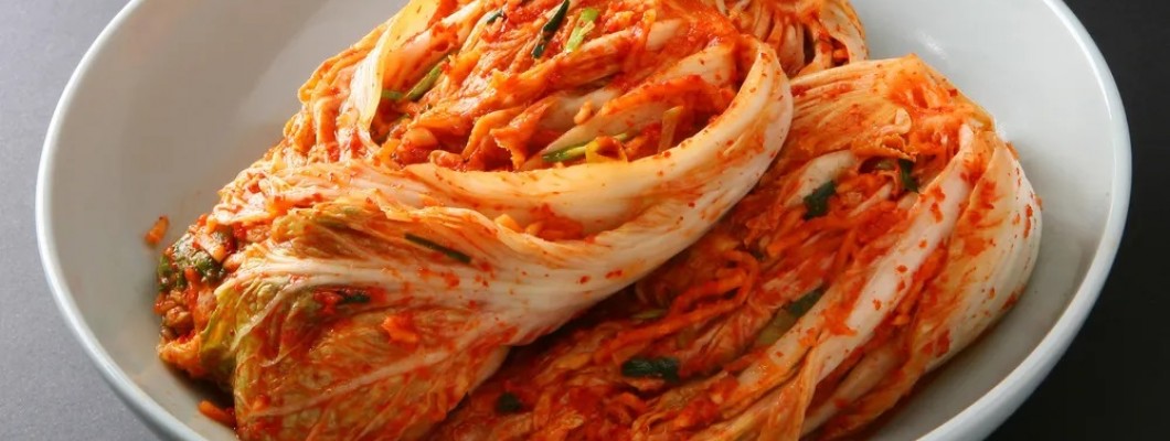 Kimchi: Kore Mutfağının Hazinesi ve Ev Yapımı Tarifi Kimchi: Kore Mutfağının Hazinesi ve Ev Yapımı Tarifi